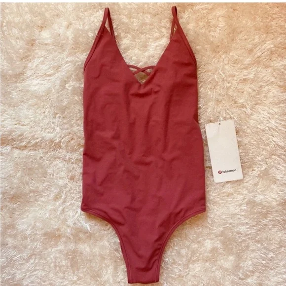 Lululemon Shoreline Swimsuit - Picture 5 of 8